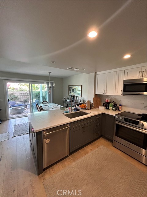 MLS #OC25051610 image #1