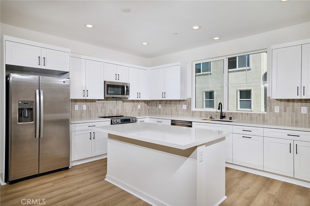 MLS #OC25055945 image #0