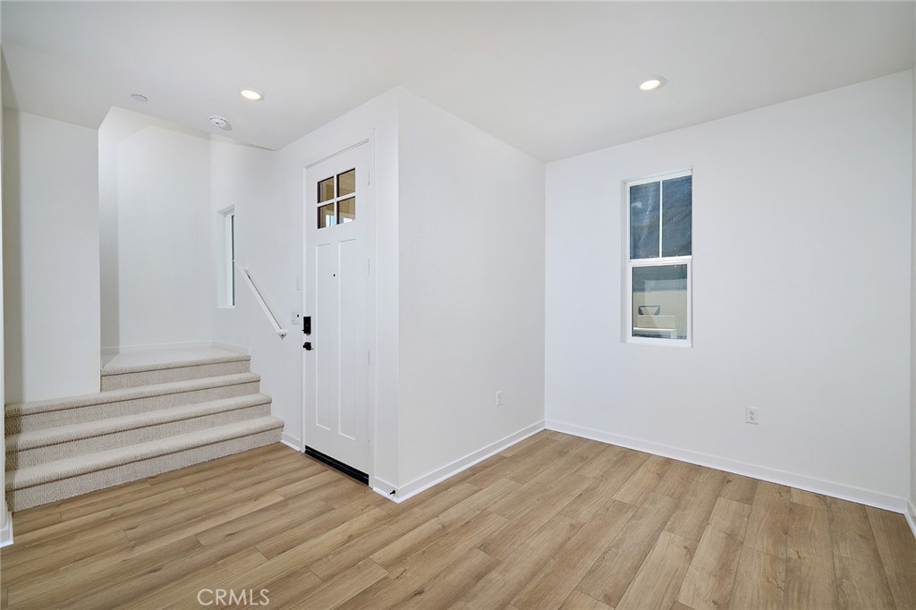 MLS #OC25055945 image #1