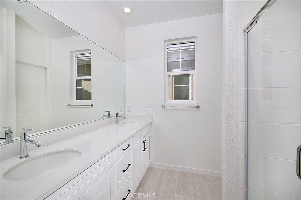 MLS #OC25055945 image #11