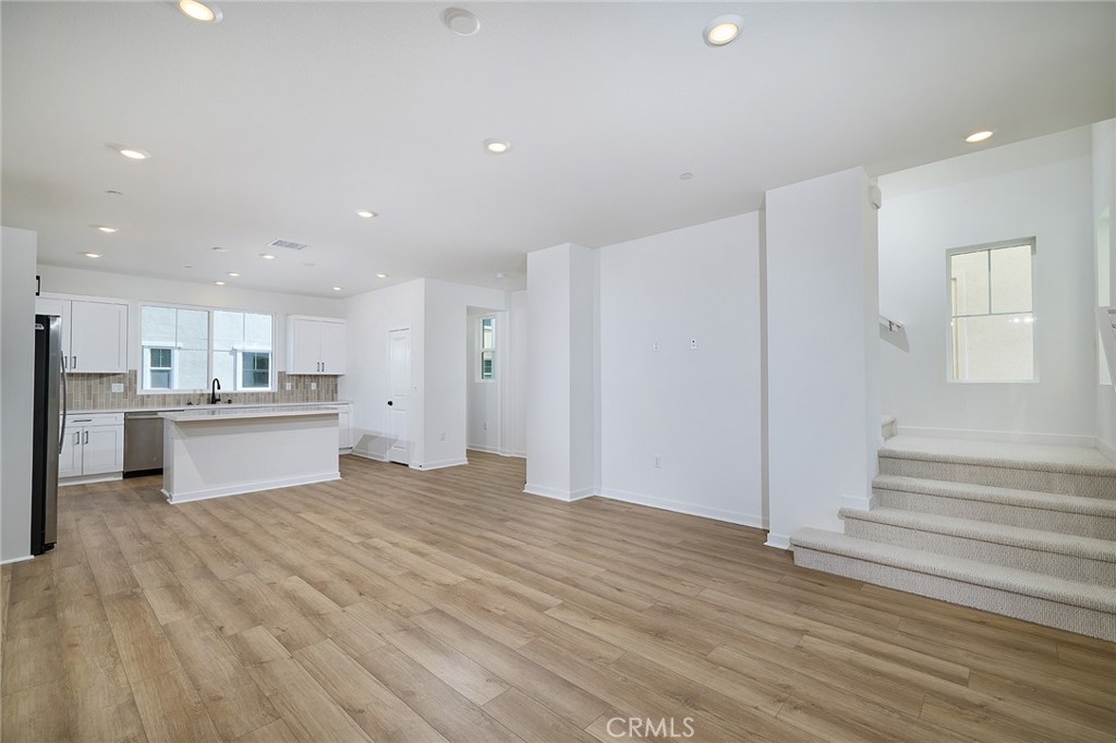 MLS #OC25055945 image #5