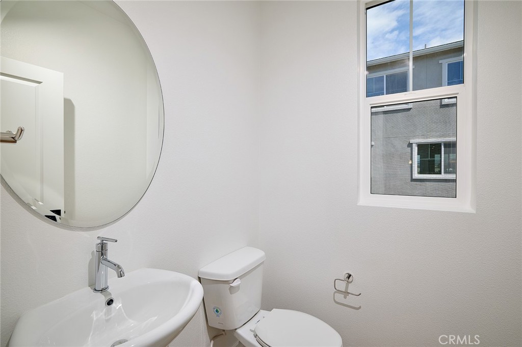 MLS #OC25055945 image #9