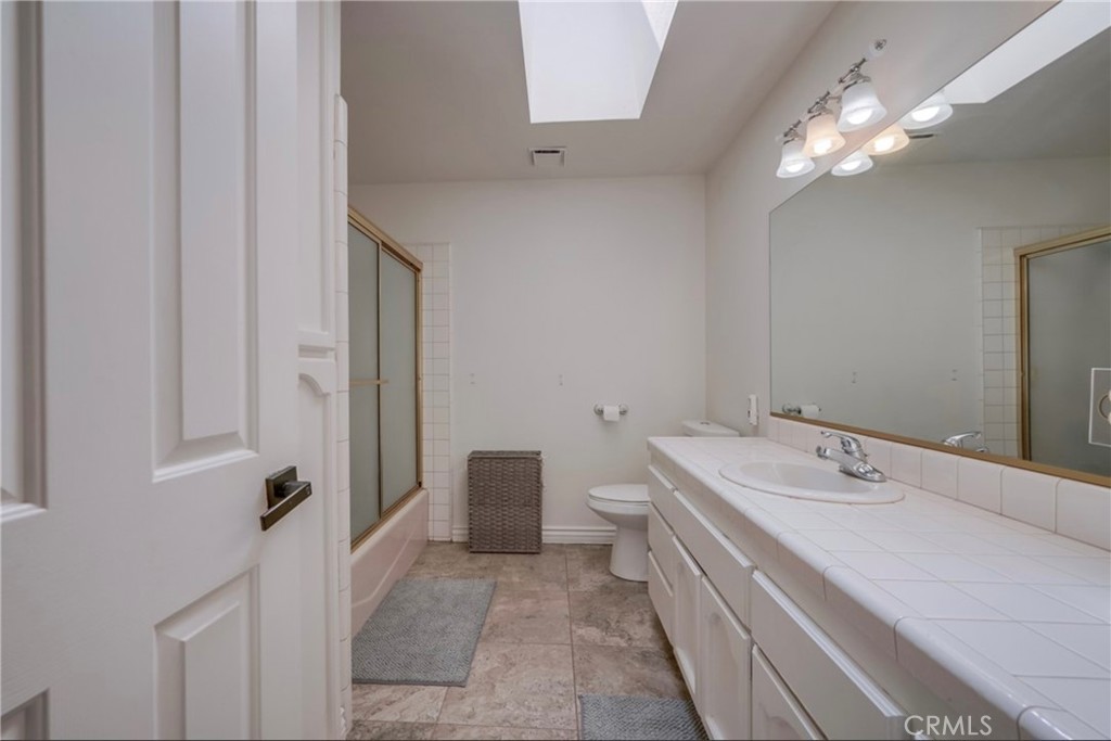 MLS #OC25055998 image #29