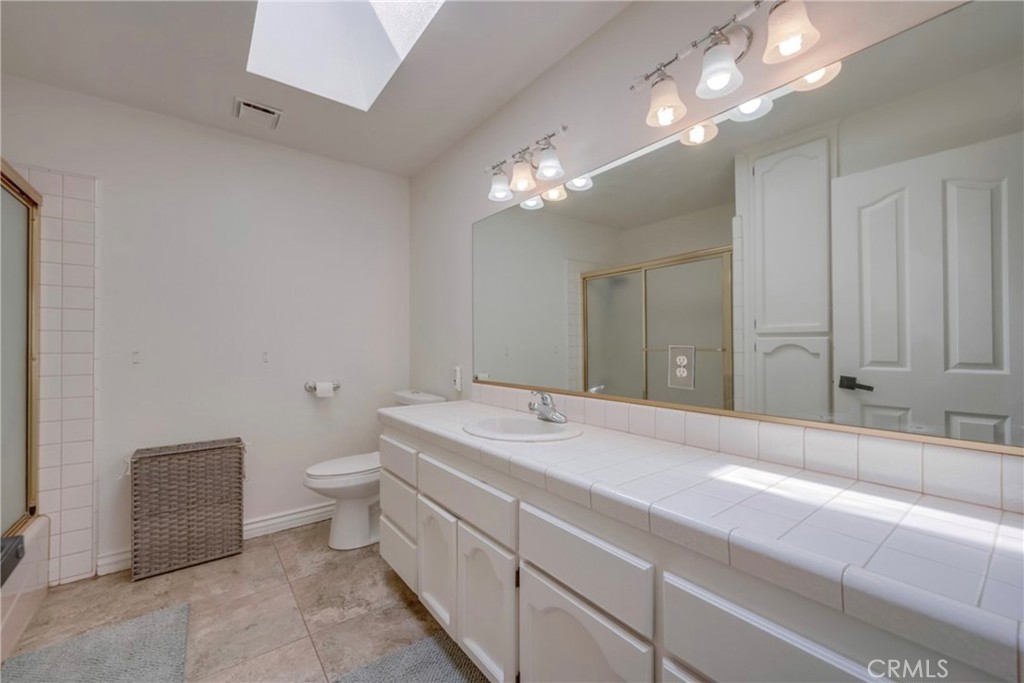 MLS #OC25055998 image #30