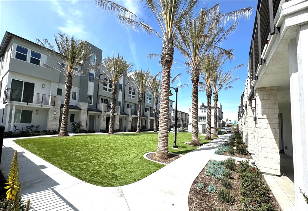 MLS #OC25056412 image #12