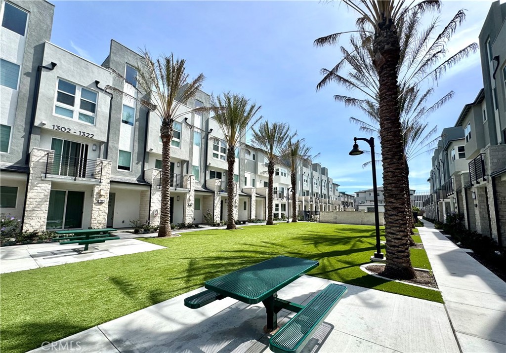 MLS #OC25056412 image #20