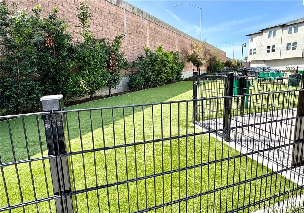 MLS #OC25056412 image #26