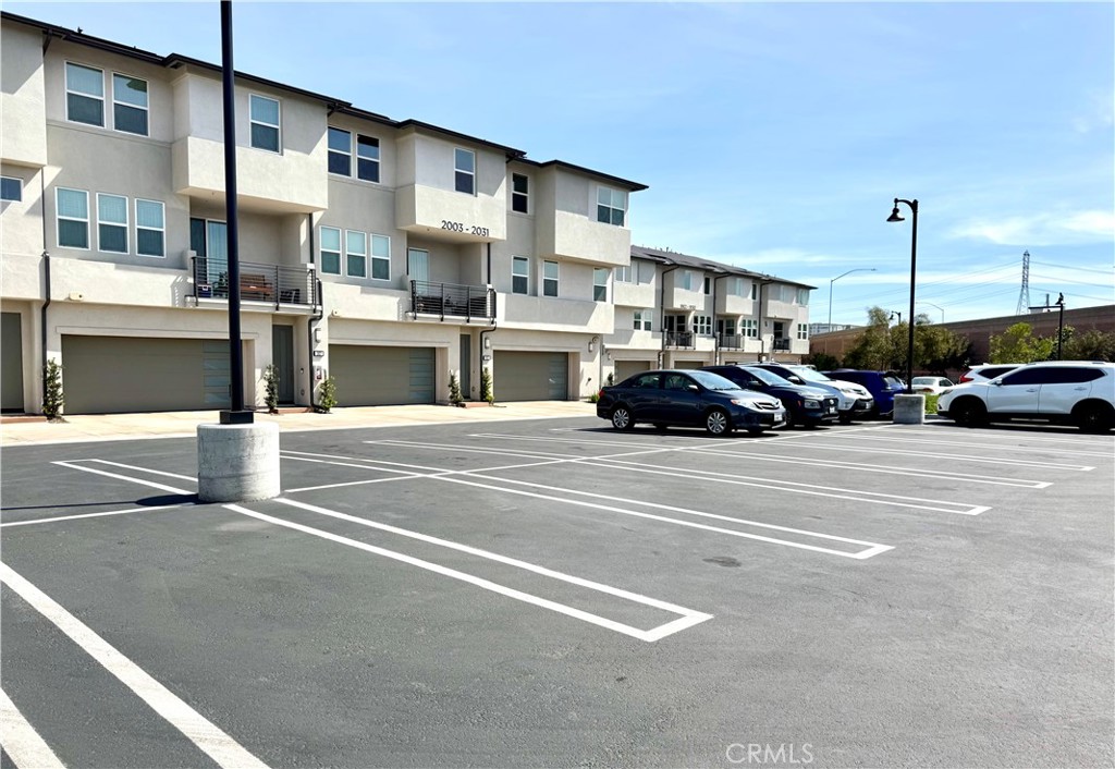 MLS #OC25056412 image #30