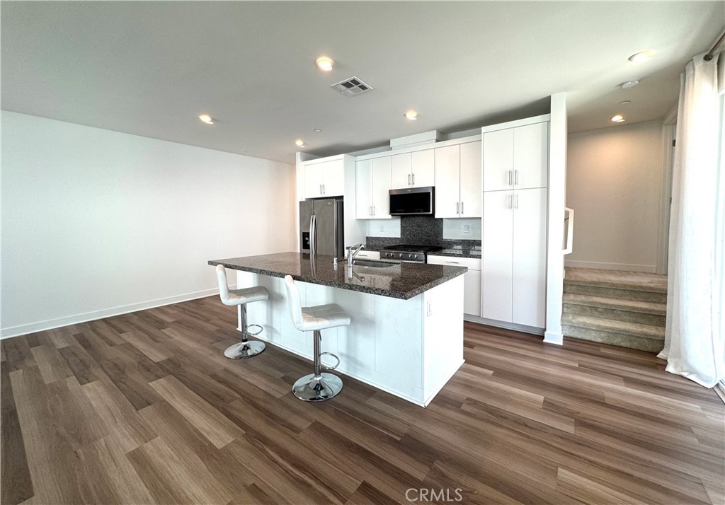 MLS #OC25056412 image #5