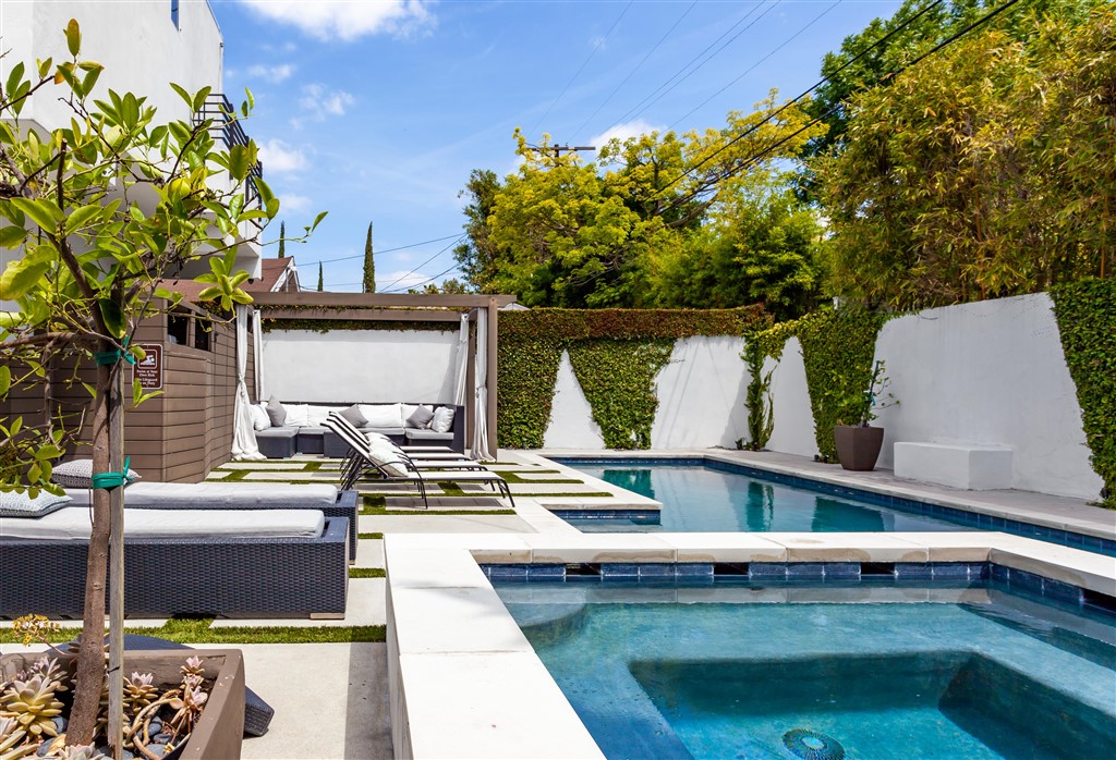 MLS #OC25057331 image #9