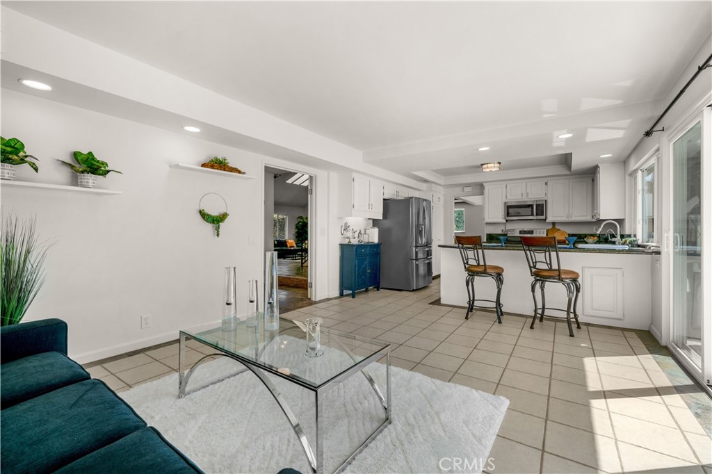 MLS #OC25058396 image #11