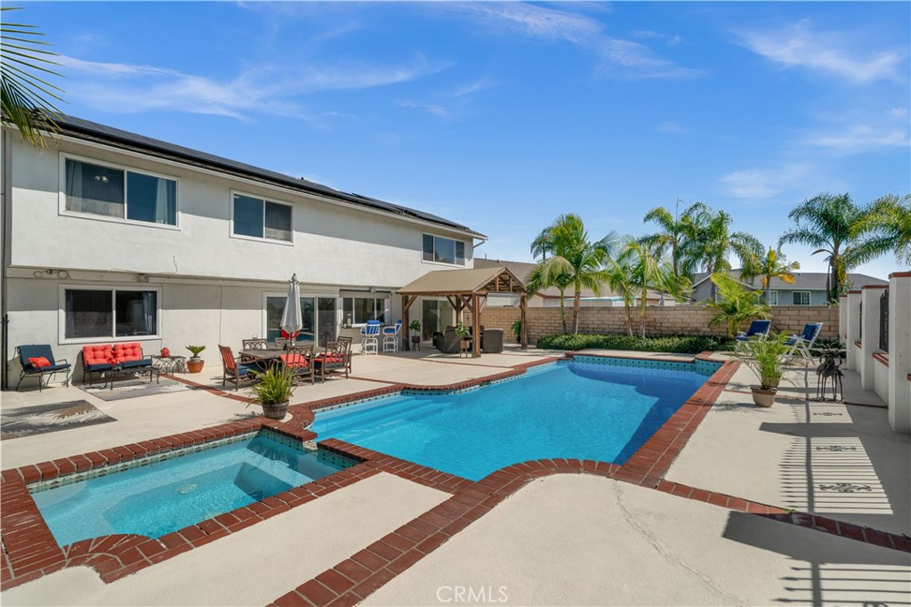 MLS #OC25058396 image #2