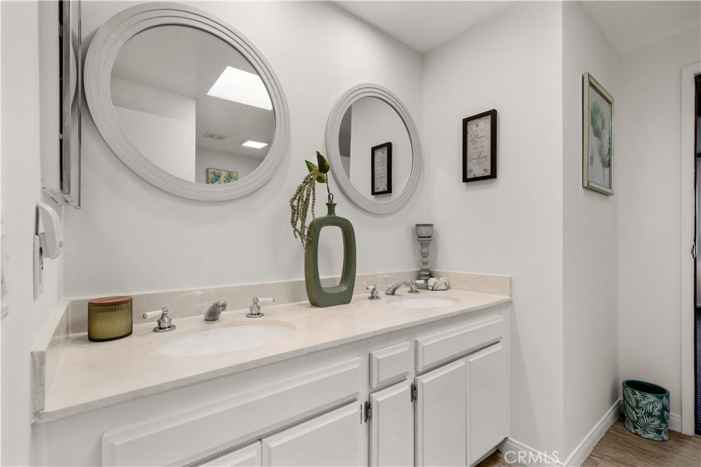 MLS #OC25058396 image #27