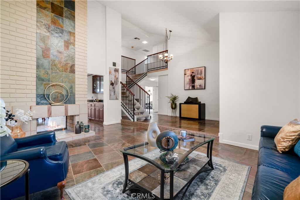 MLS #OC25058396 image #3