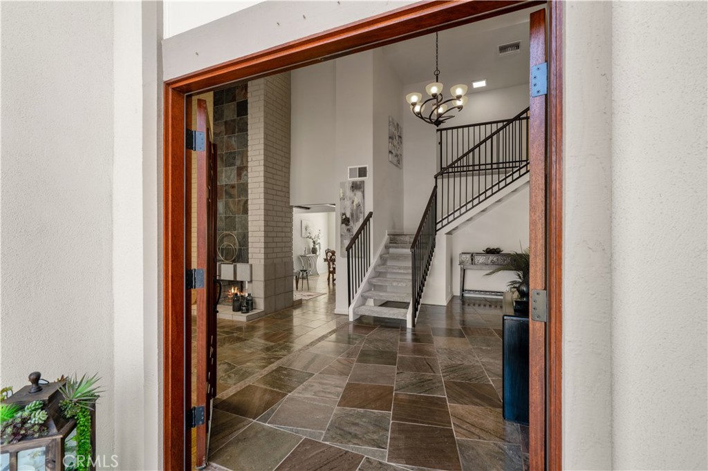 MLS #OC25058396 image #4