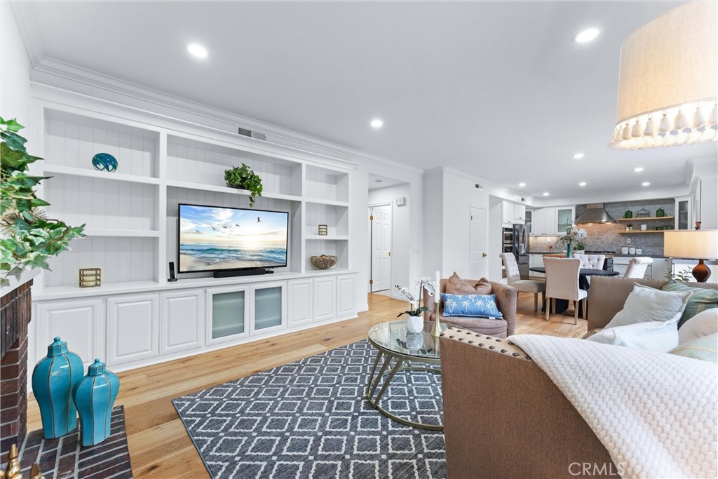 MLS #OC25058657 image #15