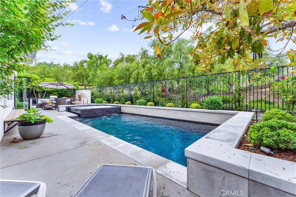 MLS #OC25058657 image #31