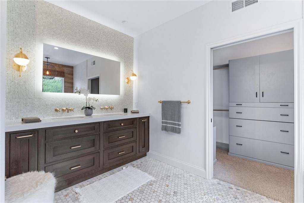 MLS #OC25058657 image #44