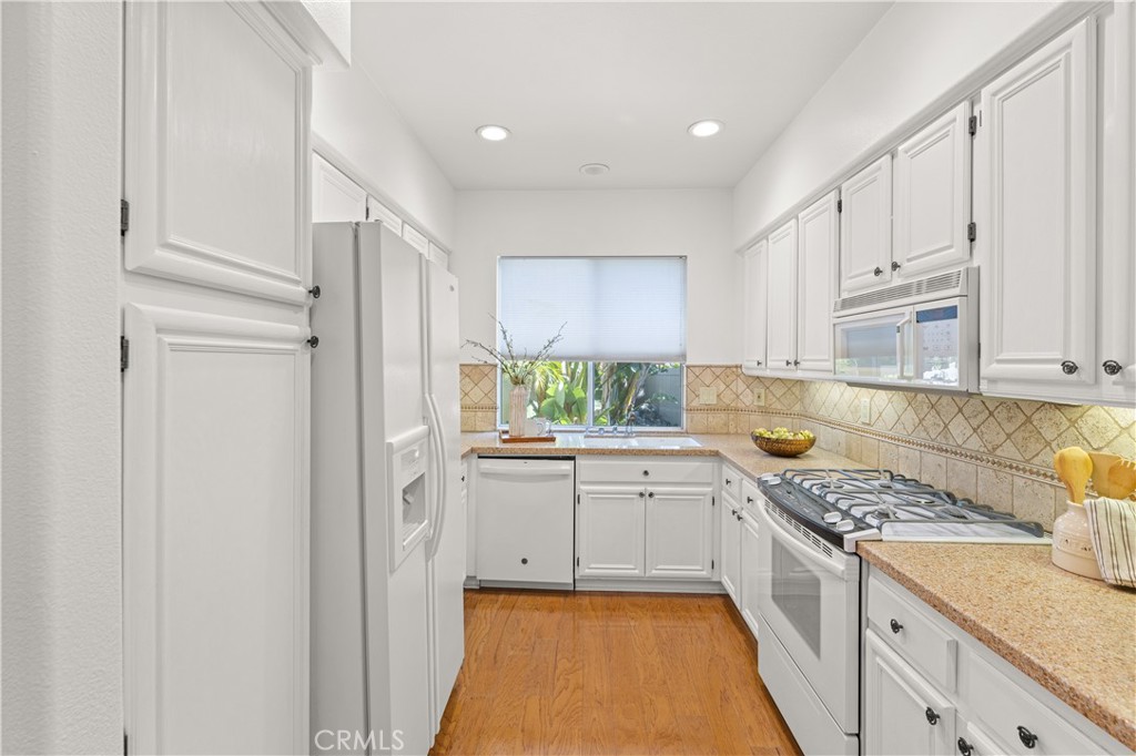 MLS #OC25059045 image #16