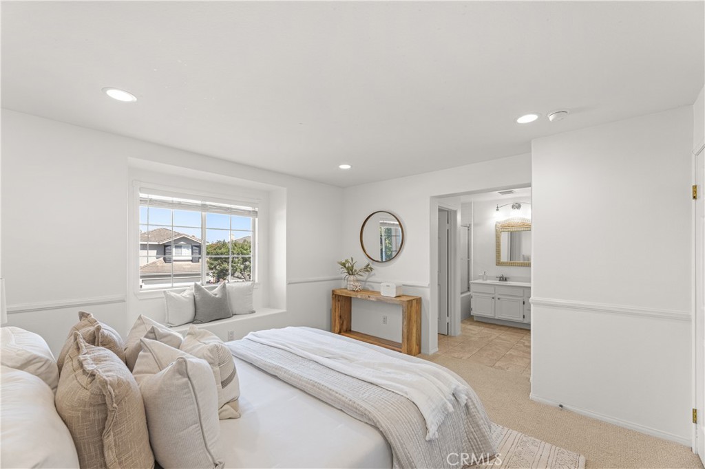 MLS #OC25059045 image #32