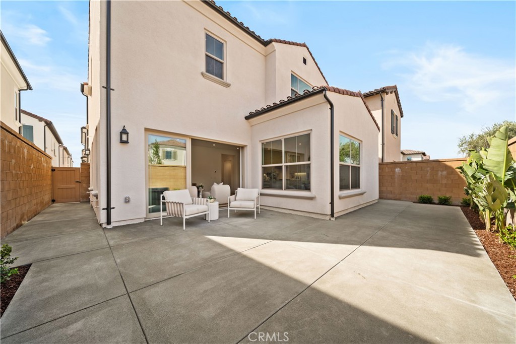 MLS #OC25059557 image #1