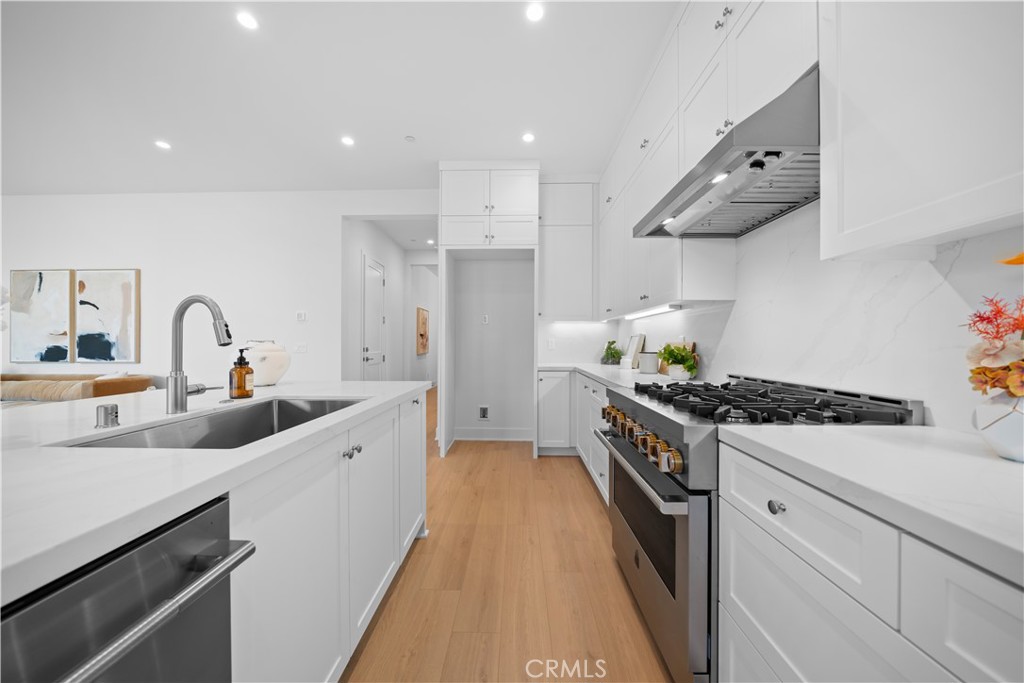 MLS #OC25059557 image #12