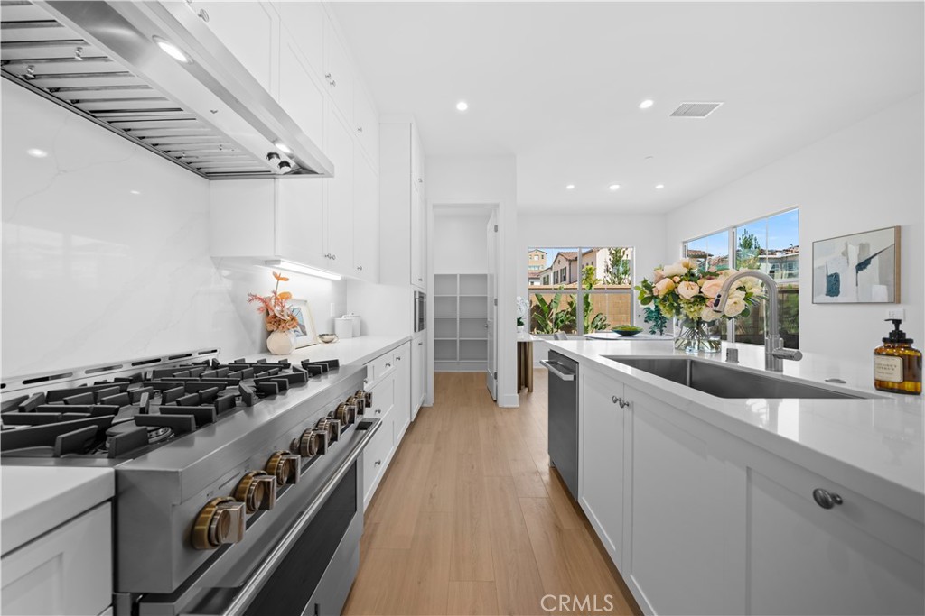 MLS #OC25059557 image #13