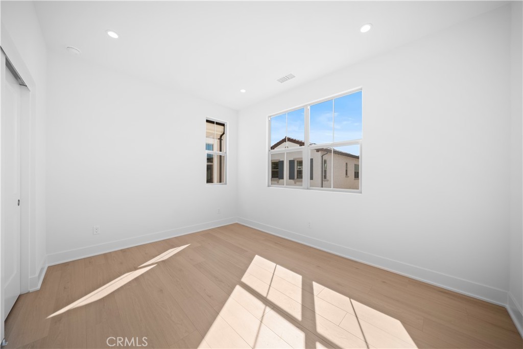 MLS #OC25059557 image #31