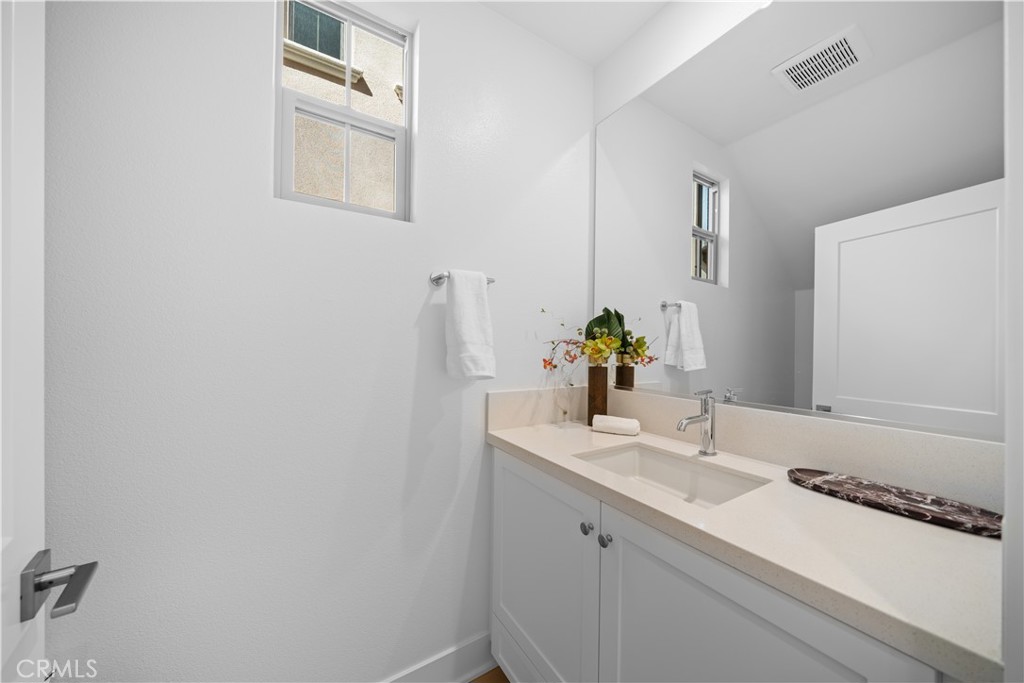 MLS #OC25059557 image #33