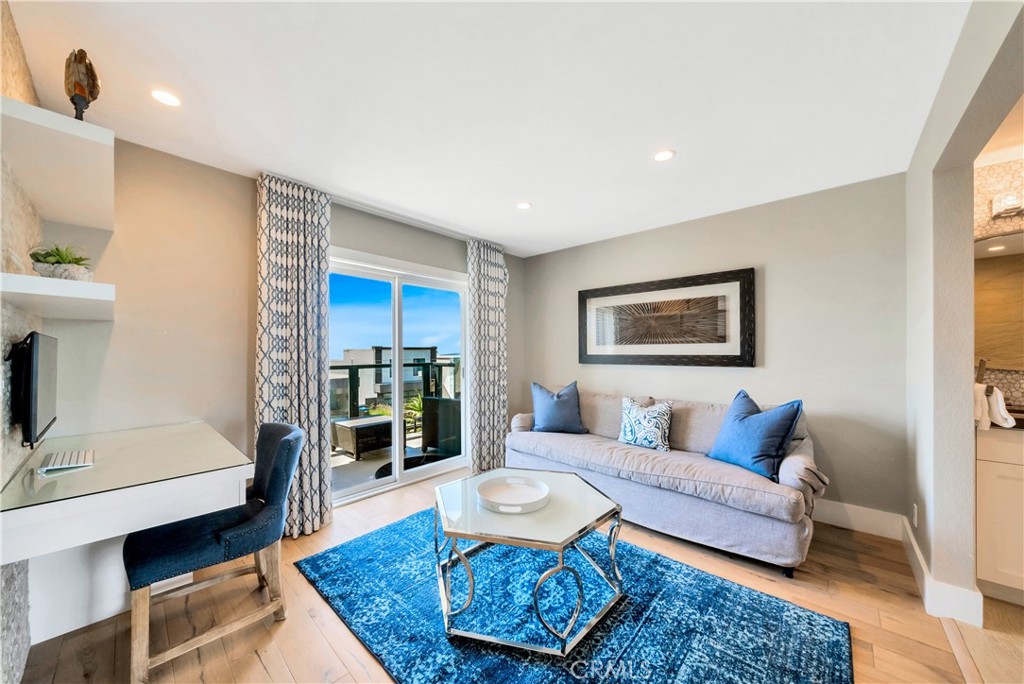 MLS #OC25060159 image #11