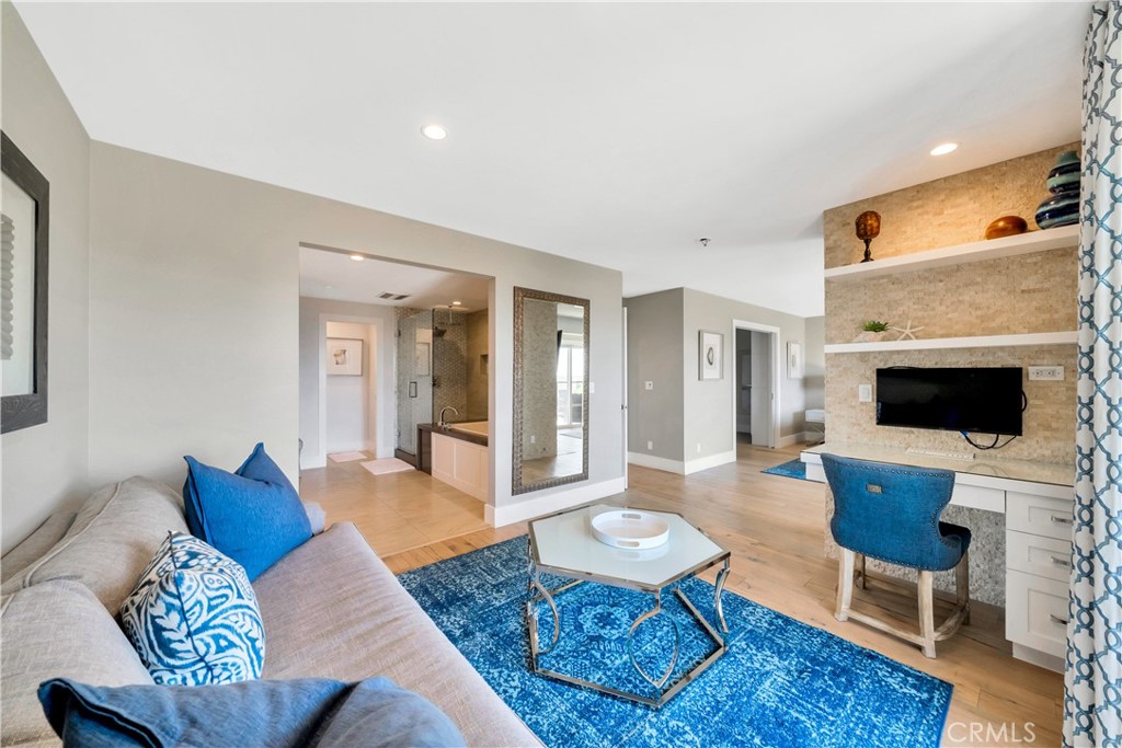 MLS #OC25060159 image #12