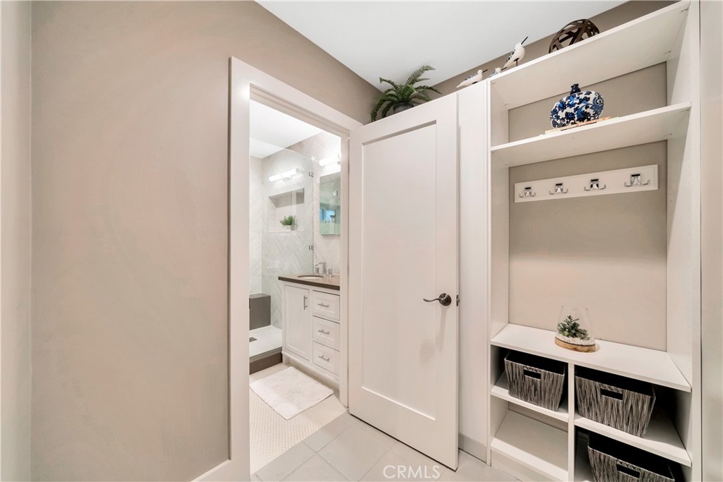 MLS #OC25060159 image #36