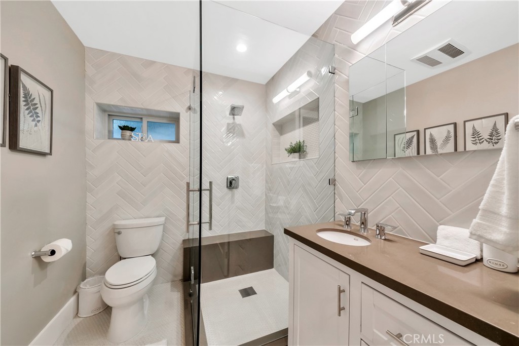 MLS #OC25060159 image #37