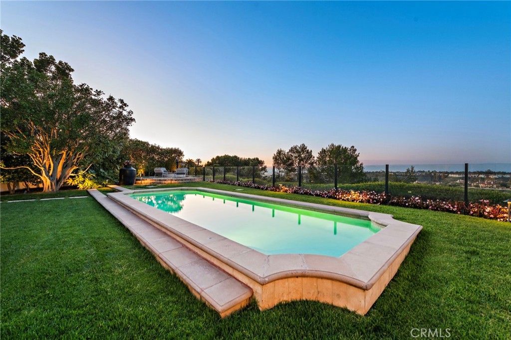 MLS #OC25060196 image #1