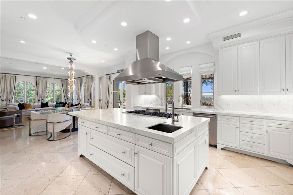 MLS #OC25060196 image #15