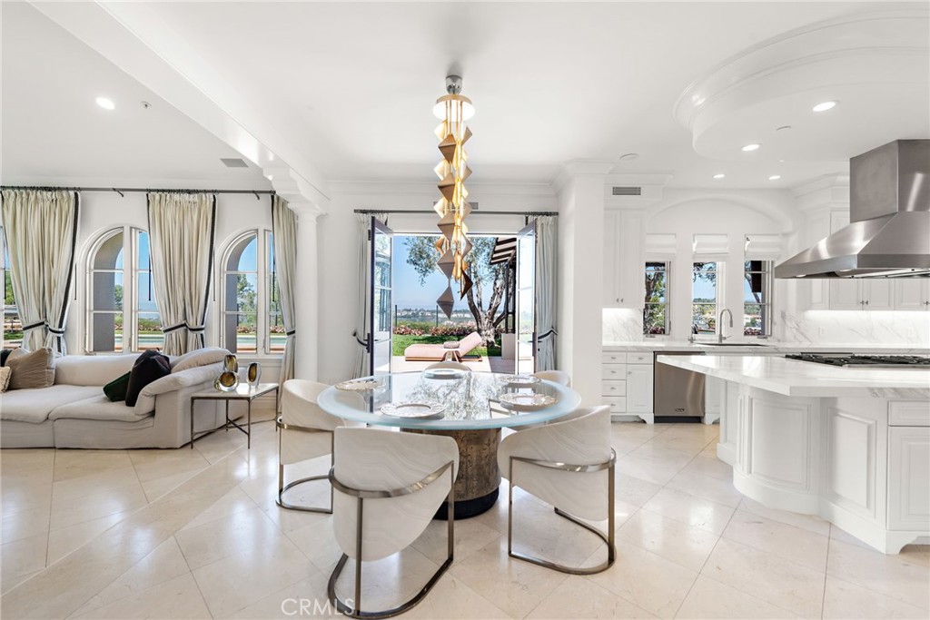 MLS #OC25060196 image #19