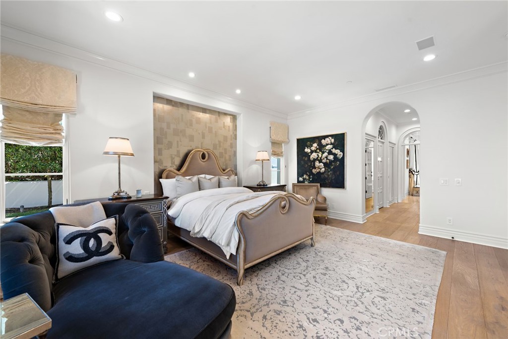 MLS #OC25060196 image #32