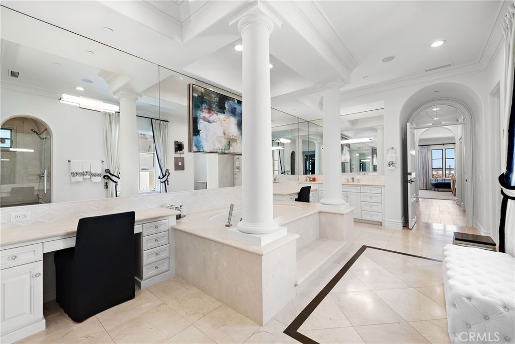 MLS #OC25060196 image #33