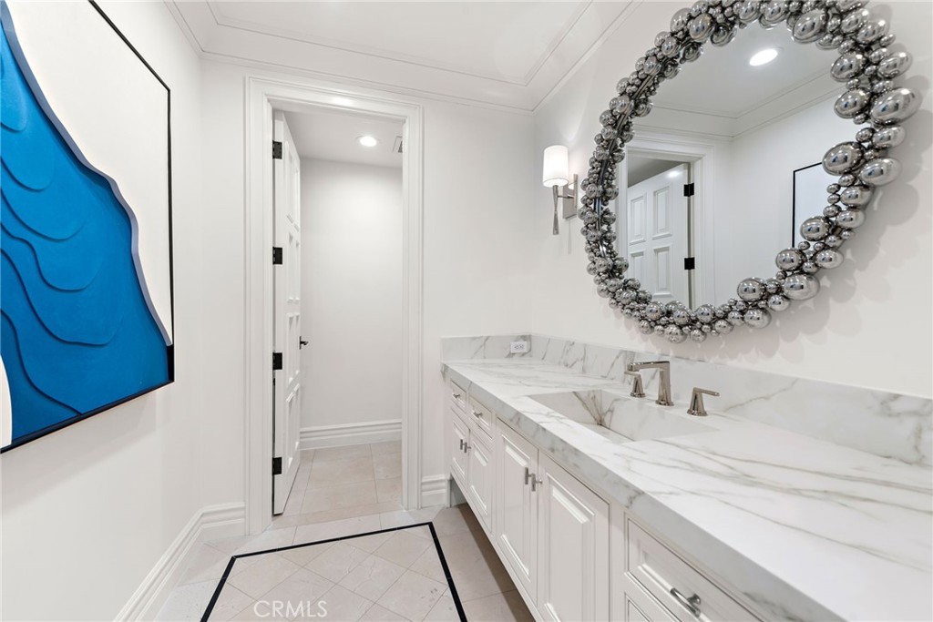 MLS #OC25060196 image #39