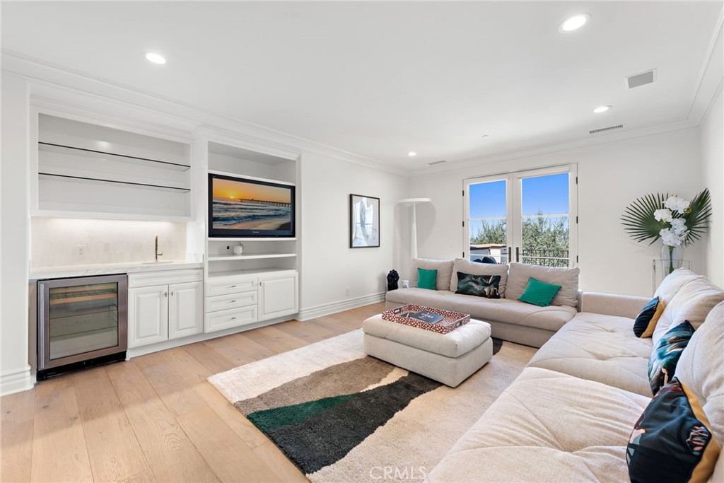 MLS #OC25060196 image #43