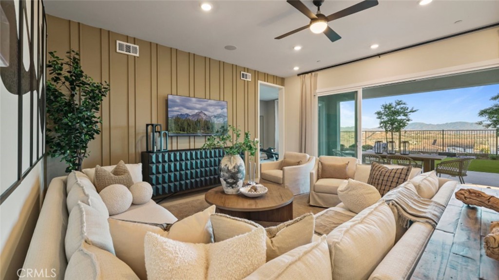 MLS #OC25060234 image #11