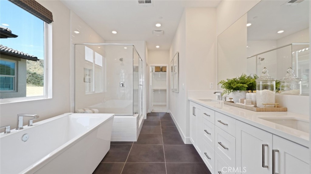 MLS #OC25060234 image #17