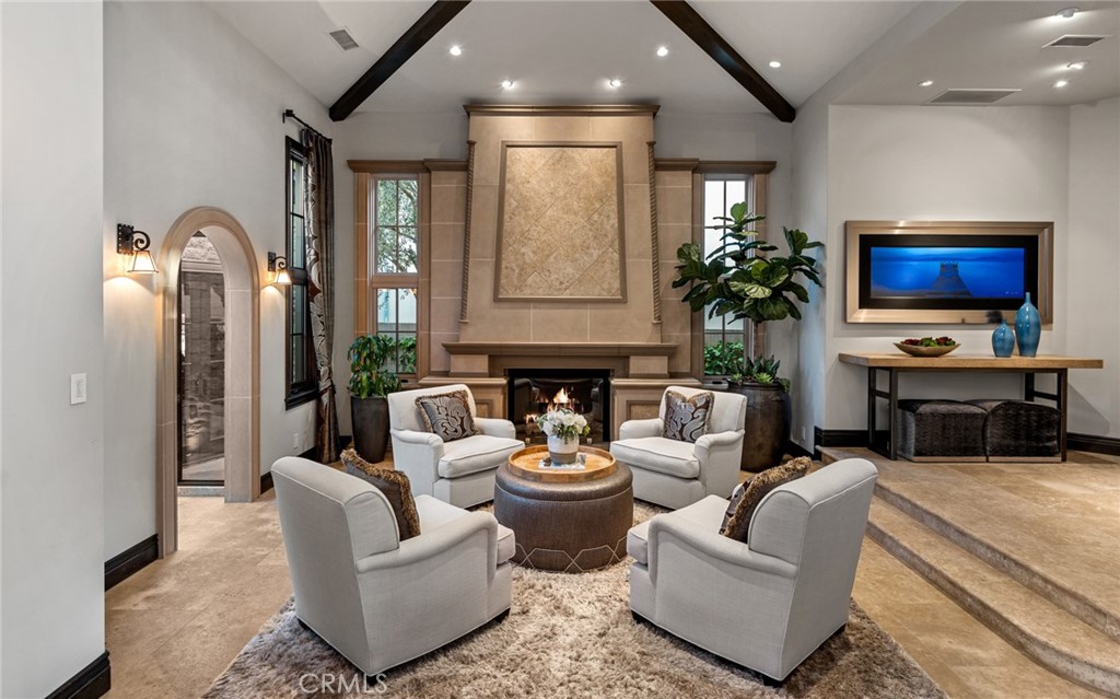 MLS #OC25061381 image #4