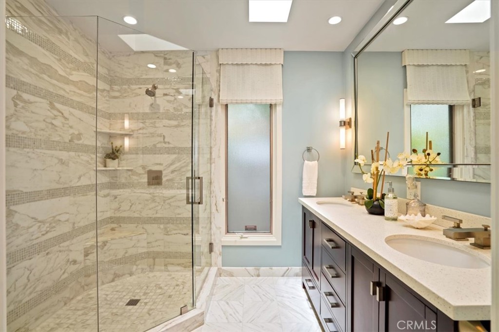 MLS #OC25061406 image #22