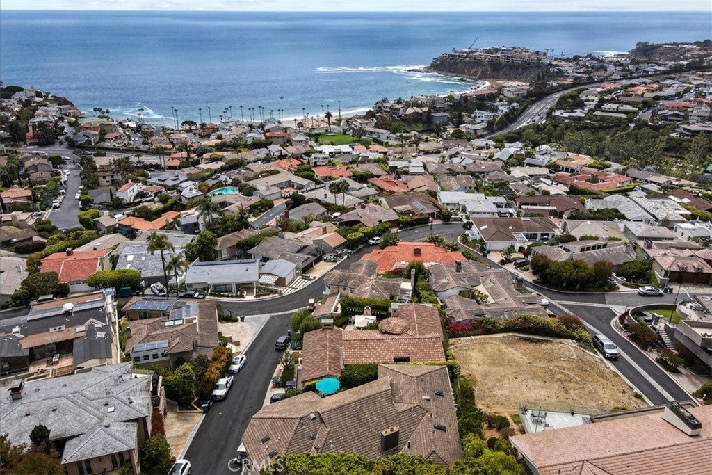 MLS #OC25061406 image #31