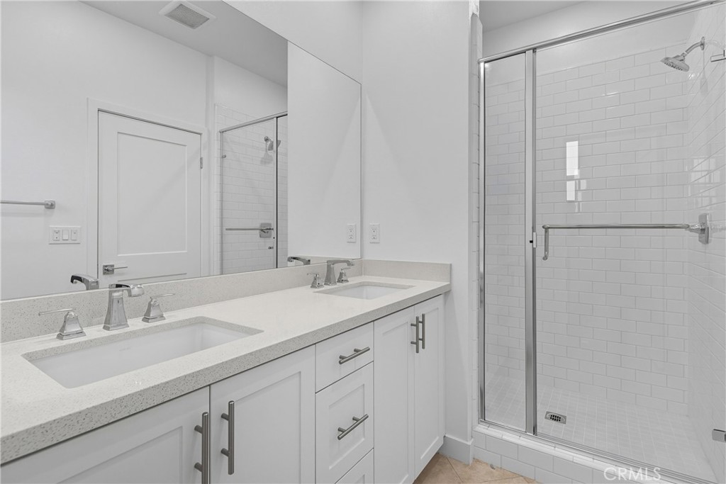 MLS #OC25061583 image #10