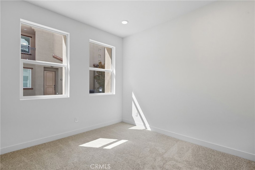 MLS #OC25061583 image #11