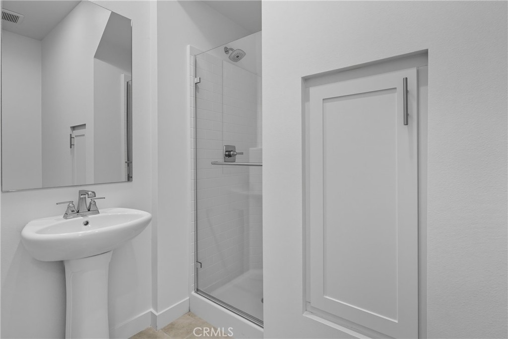 MLS #OC25061583 image #16