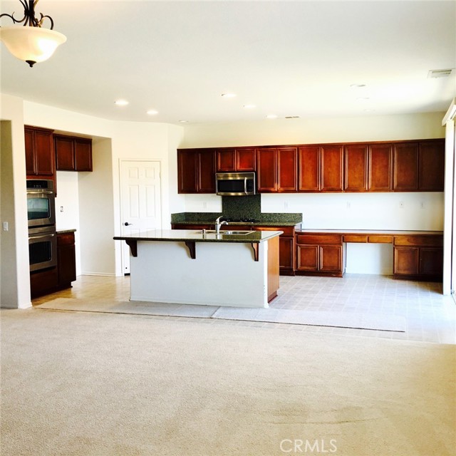 MLS #OC25061937 image #1