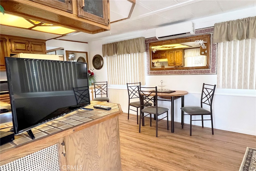 MLS #OC25062366 image #3